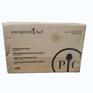 Pampered Chef V-Shaped Baking Pan Item 100101 Set of 2 included Brand new in box